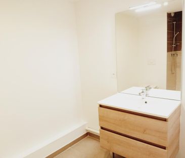 Location Appartement 2 pièces 43m² LA MOTTE SERVOLEX 73290 - Photo 3