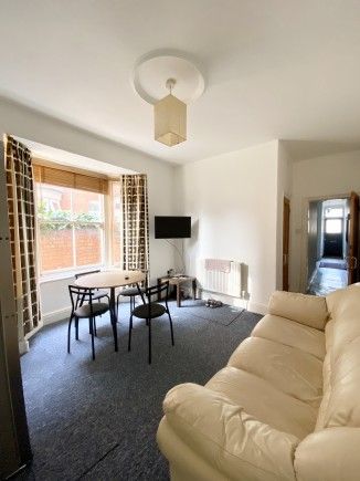 1 Bed - Upperton Road, Leicester, - Photo 5