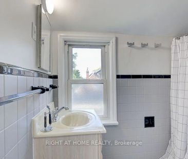 Detached Home For Lease | W9253113 - Photo 6