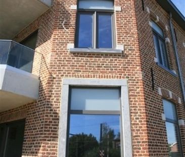 Ruim appartement met 2 slpk., parking en terras aan station Zichem - Photo 6