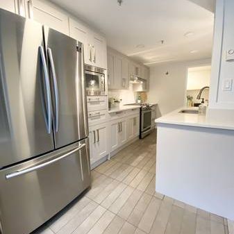 Downtown Newly Renovated Water View 2Bedroom2Bathroom+1Den apartment f - Photo 1