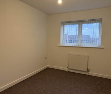 3 bedroom end of terrace house to rent - Photo 3