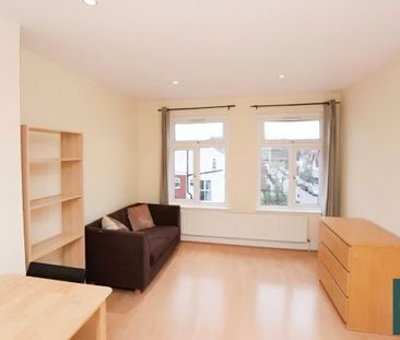 Finchley Road, NW11, Golders Green - Photo 4