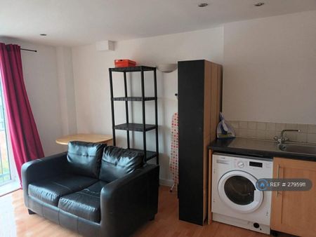 1 bedroom flat to rent - Photo 5