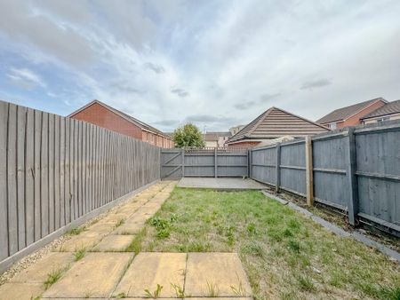 3 bedroom terraced house to rent - Photo 2