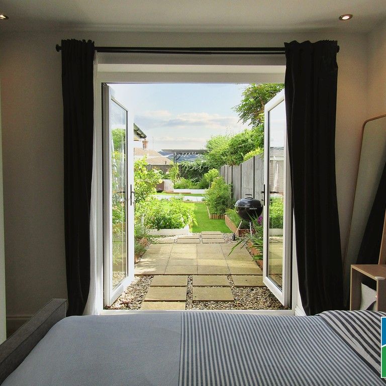 2 bed semi-detached bungalow to rent in Kayte Lane, Cheltenham, GL52 - Photo 1