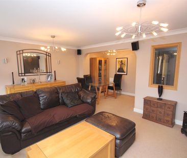 4 bedroom Terraced House to let - Photo 6