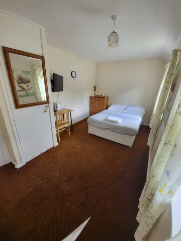 2 Bed Semi-Detached House, Town Street, LS10 - Photo 5