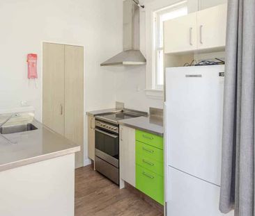 Renovated 3 bedroom ready to move in - Photo 5