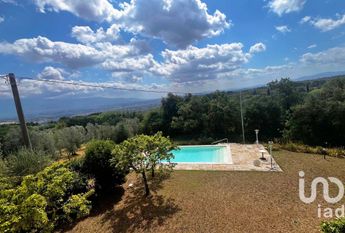 Via San Martino Altoreggi, Figline e Incisa Valdarno, Tuscany 50063
