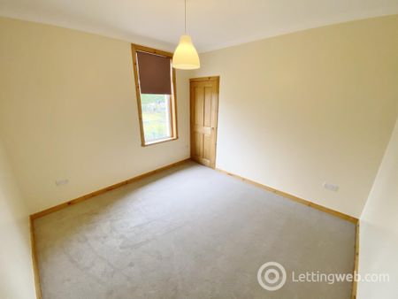 4 Bedroom Semi-Detached Bungalow to Rent - Photo 5