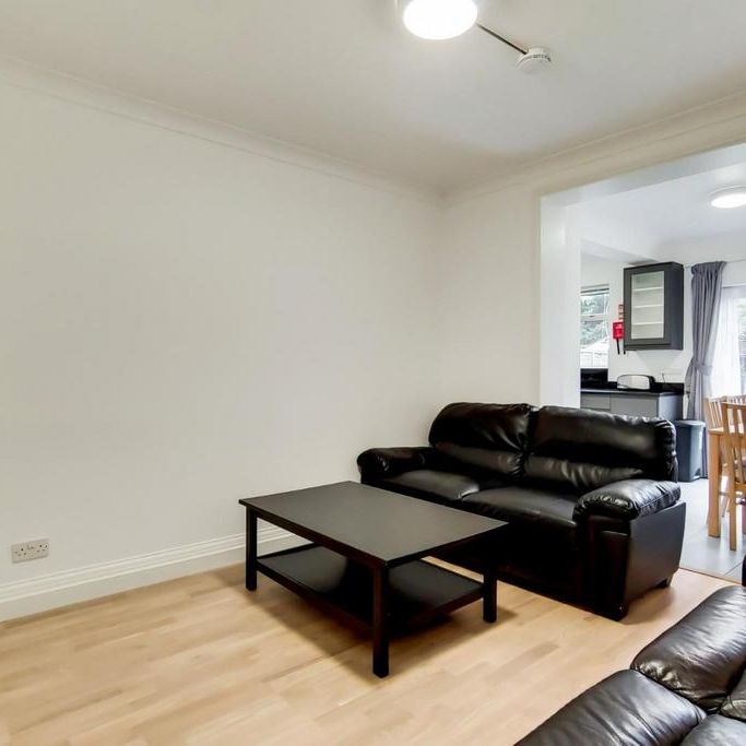 3 bedroom terraced house to rent - Photo 1