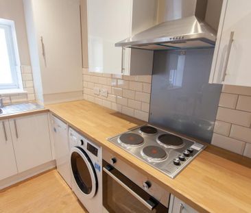 4 bedroom flat to rent - Photo 5