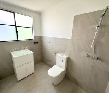 Lilyfield House for rent: 4BR, A/C, Balcony, Study, Garage, Yard $1... - Photo 5