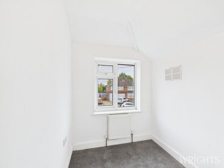 3 bedroom Semi-detached House - Crawford Road, Hatfield - Photo 2