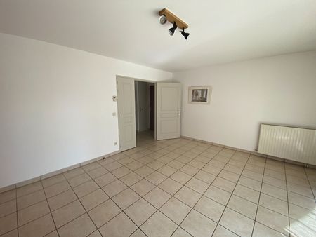Location Appartement 4 pièces 81m² - Photo 4