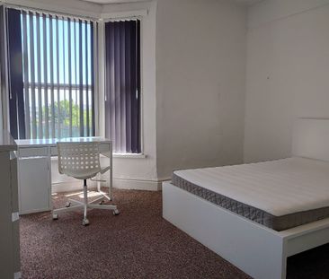 Jubilee Drive, Kensington Fields. - Photo 2