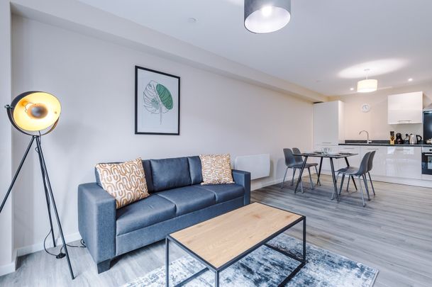 Room in a Shared Flat, Drawbridge House, M15 - Photo 1