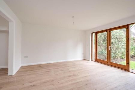 34 Knockvale Park, Ballyhackamore, Belfast, BT5 6HJ - Photo 2