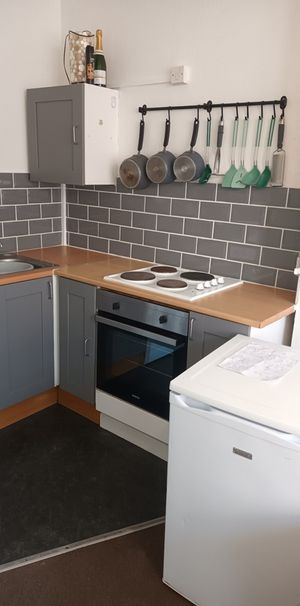 Bedsit, East St, BN1 - Photo 1