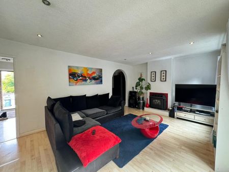3 bedroom semi-detached house to rent - Photo 5