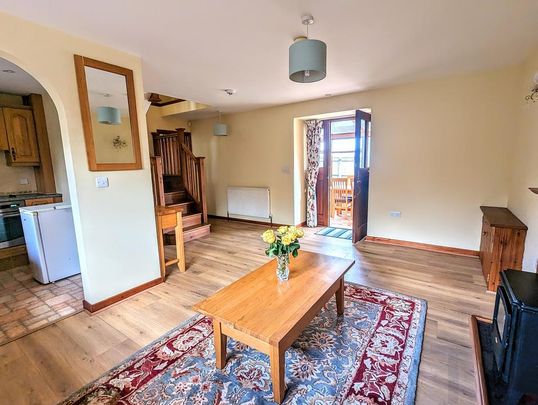 2 bedroom barn conversion to rent - Photo 1