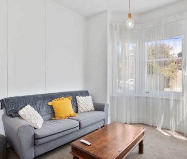 Contemporary 1-Bed Furnished Unit Near Hobart CBD - Photo 3