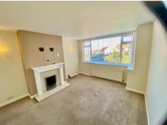 Knightsway, Leeds - Photo 1