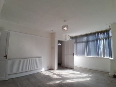 3 Bed Terraced House, Chudleigh Road, M8 - Photo 2