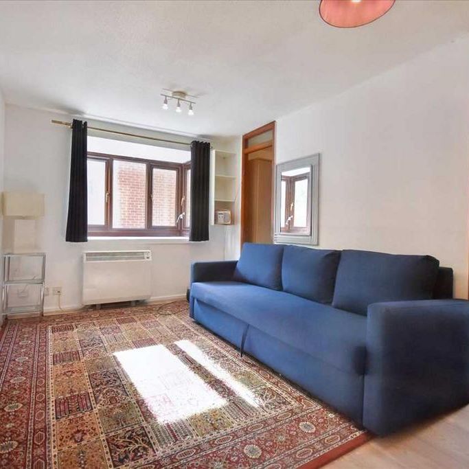 Studio to rent - Photo 1