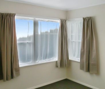 3 BEDROOM FAMILY HOME! - Photo 2