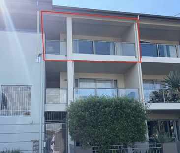 Modern Apartment in the Heart of Flat Bush - Photo 1