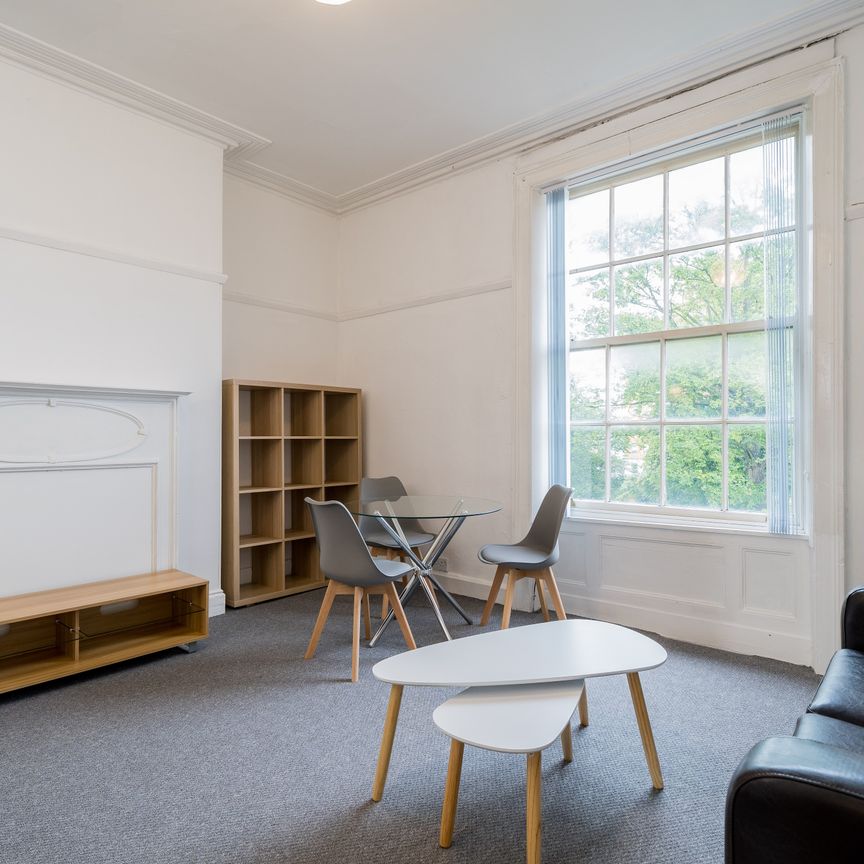 Flat 2, 1 Kingston Terrace, LS2 9BW, Leeds - Photo 1