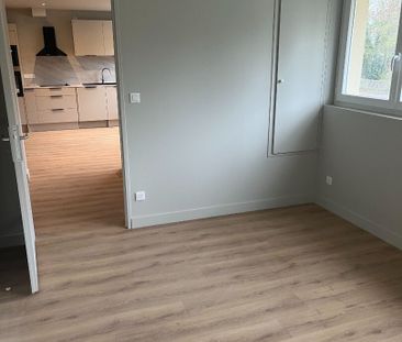 Location Appartement 3 pièces 63m² ST AUBIN LES ELBEUF 76410 - Photo 2