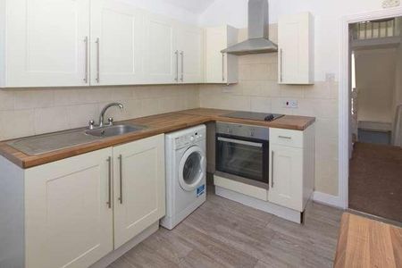 Wolverton - Spacious Bedorom Duplex Maisonette, MK12 - Photo 3