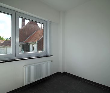 Volledig gerenoveerde, alleenstaande woning in Wielsbeke - Photo 1