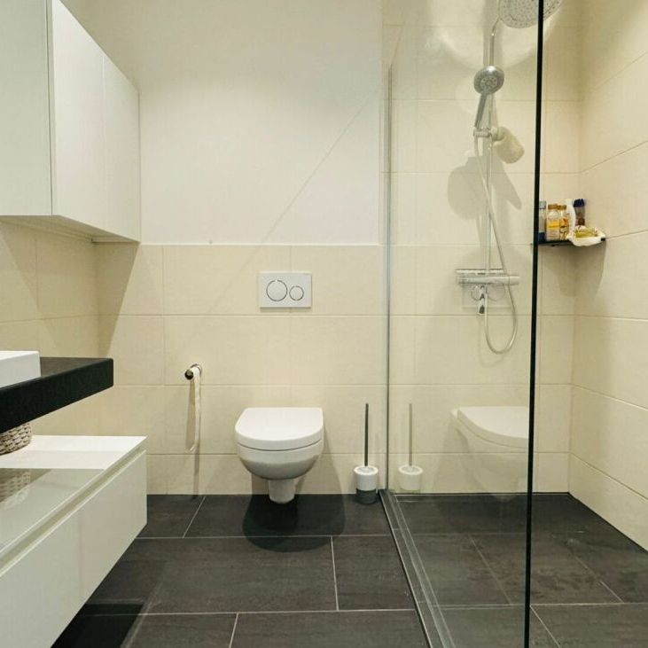 Hochwertige, neuwertige möblierte 3.5-Zi.-Wohnung im 1. OG mit Balkon (ohne Lift) Möbiliert - Foto 1