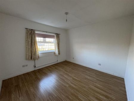 4 bedroom detached house to rent - Photo 5