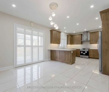 For Lease - 206 Jessie Caverhill Passage, Oakville, Ontario - Photo 6