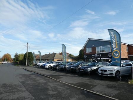 3 bedroom flat to rent - Photo 4