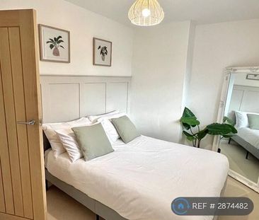 3 bedroom semi-detached house to rent - Photo 1