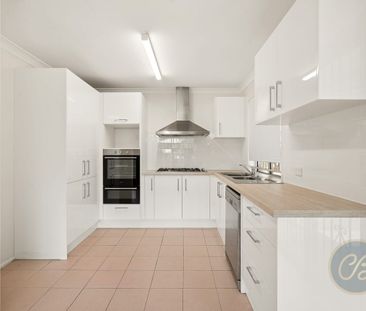Family Comfort & Flexible Living in the Heart of Albany Creek - Photo 6