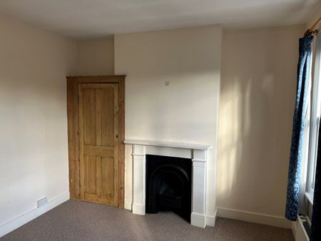 2 Bed Terraced House, Lateward Road, TW8 - Photo 5
