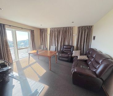 A unique and expansive home - Photo 6