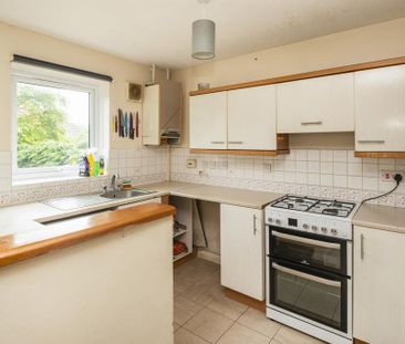 3 bedroom semi-detached house to rent - Photo 3