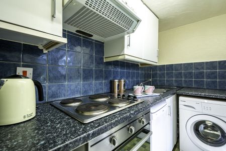 Flat 8, 223 HYDE PARK ROAD Leeds - LS6 1AH - Photo 4