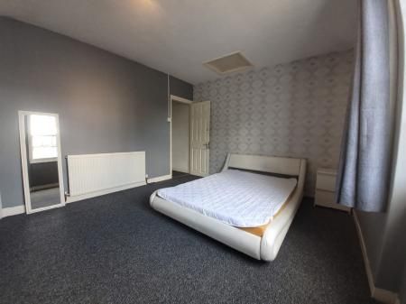 4 Bedroom Student Home - 66 St. Peters Place, City Centre - Photo 5