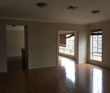 28 Gascoyne Way, Truganina VIC 3029 - Photo 3