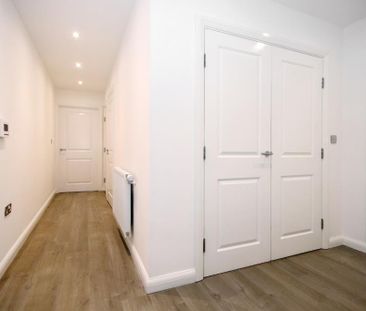 2 bedroom Apartment to let - Photo 6