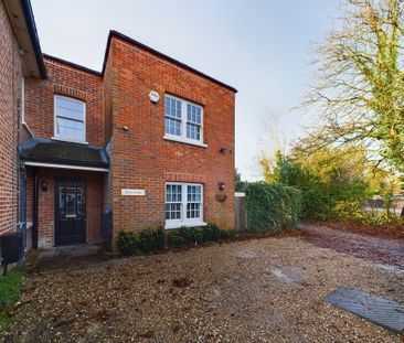 2 bed cottage to rent in Burkes Cottage, Aylesbury End, Beaconsfield, HP9 1LS - Photo 1